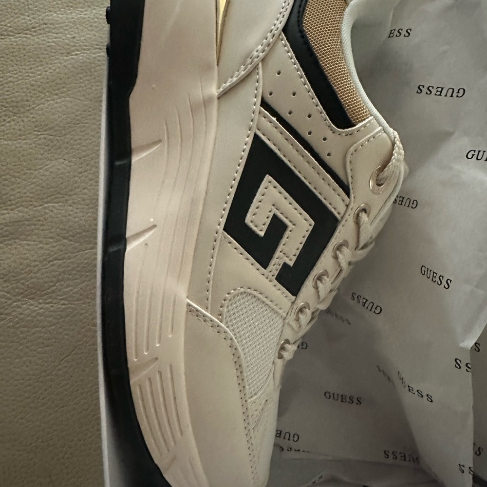 GUESS Women’s Cream and Black Sneakers
